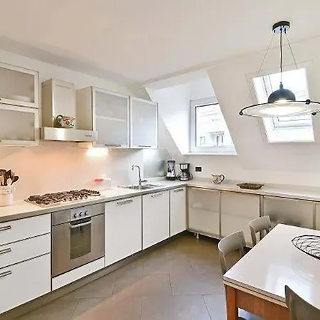 Apartment Penthouse In The Centre Merano